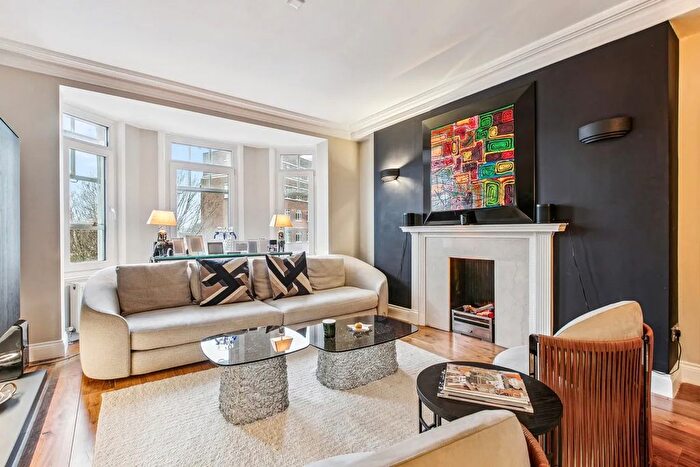 4 Bedroom Flat To Rent In Malvern Court, Onslow Square, South Kensington, SW7