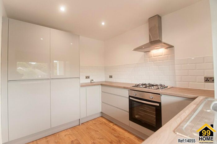 2 Bedroom Flat To Rent In Longwood Road, Hertford, Hertfordshire, SG14