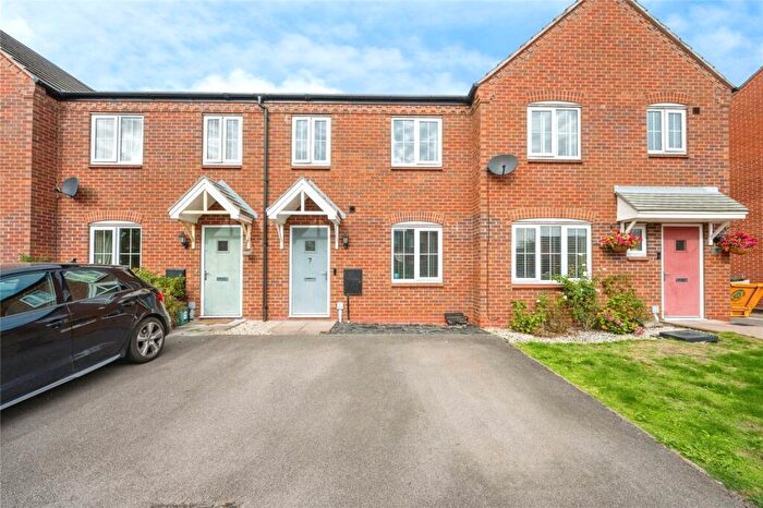 3 Bedroom Terraced House For Sale In Alcott Close, Warwick, Warwickshire, CV34