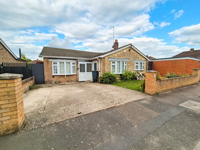 3 Bedroom Detached Bungalow For Sale In Hayley Court, Houghton Regis, Dunstable, LU5
