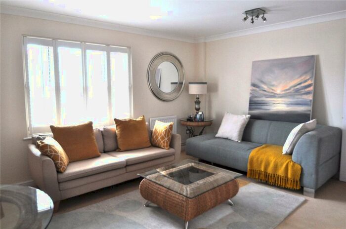 2 Bedroom Apartment To Rent In Kirbys Lane, Canterbury, CT2