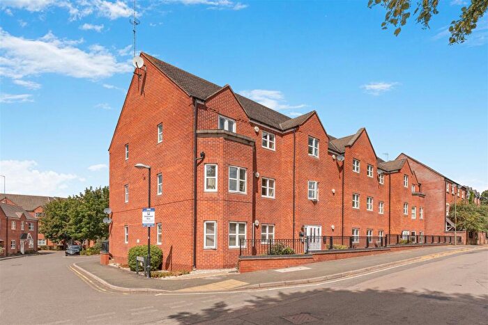 2 Bedroom Apartment For Sale In Foundry Street, Banbury, OX16