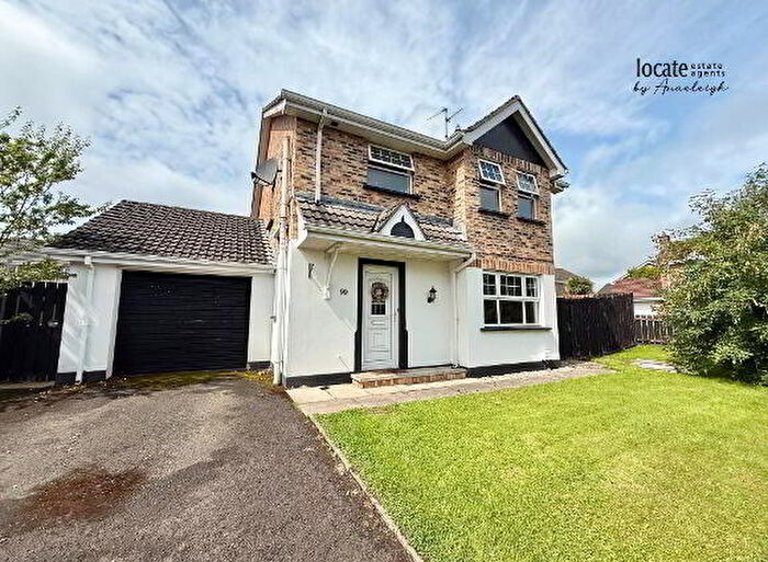 3 Bedroom Detached House With Garages For Sale In Elmvale, Derry, BT48