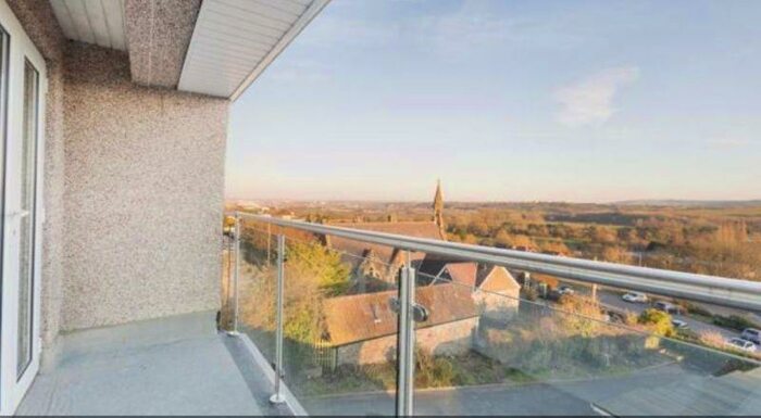 2 Bedroom Flat To Rent In Westward Gardens, Bristol, BS41