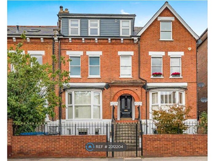 2 Bedroom Flat To Rent In Worple Road, London, SW19