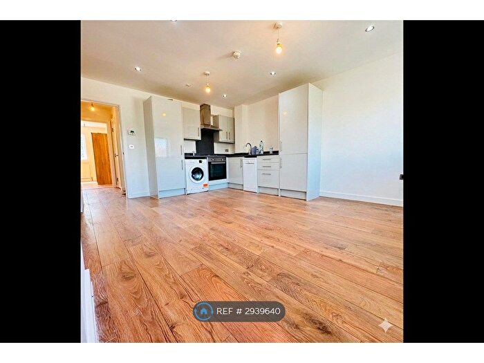 2 Bedroom Flat To Rent In Kingsley Road, Harrow, HA2