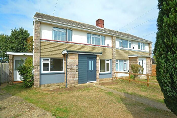 2 Bedroom Flat For Sale In Chain Free * Godshill, PO38