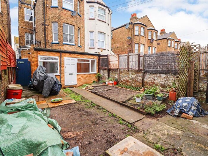 1 Bedroom Flat For Sale In Norfolk Road, Cliftonville, Margate, CT9
