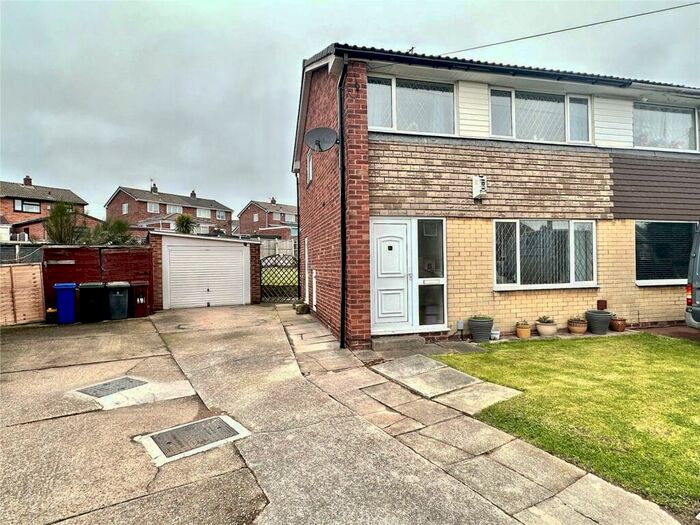 3 Bedroom Semi-Detached House To Rent In Gainsborough Way, Barnsley, South Yorkshire, S71
