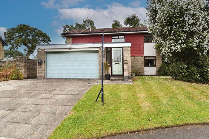 4 Bedroom House For Sale In South West Avenue, Bollington, SK10