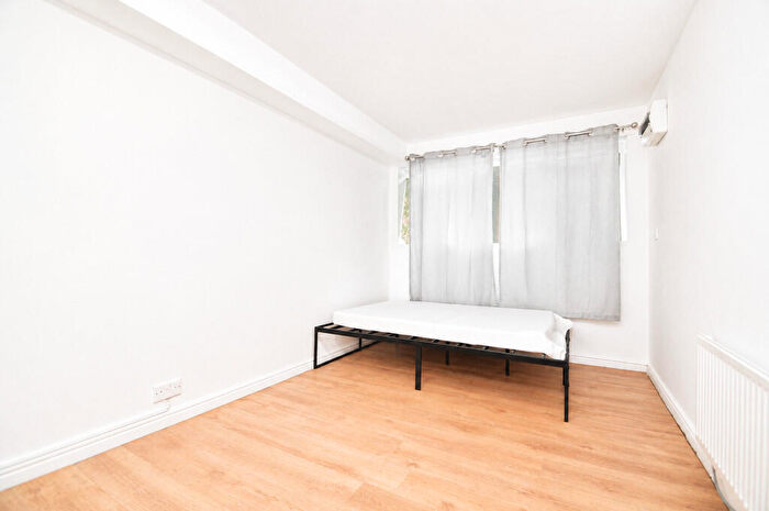 1 Bedroom Terraced House To Rent In Fairway Drive, London, SE28