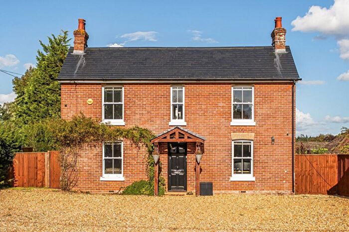 4 Bedroom Detached House For Sale In Southampton Road, Alderbury, SP5