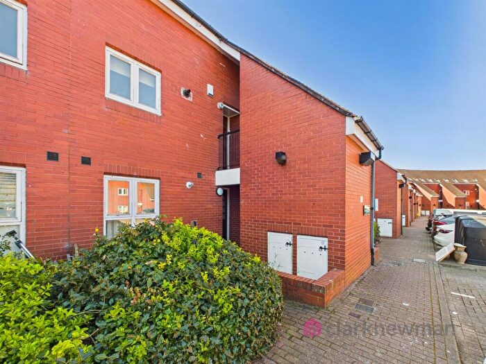 2 Bedroom Maisonette For Sale In Netteswell Orchard, Harlow, CM20