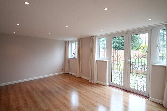 4 Bedroom House To Rent In Turpington Lane, Bromley, BR2