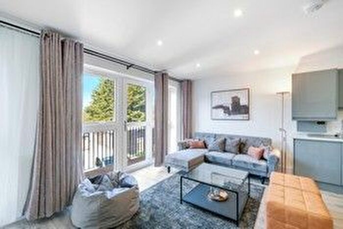 1 Bedroom Flat To Rent In Fairfield Road, West Drayton, UB7