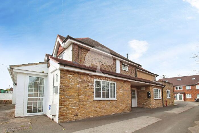 1 Bedroom Flat To Rent In Slough Road, Iver Heath, SL0