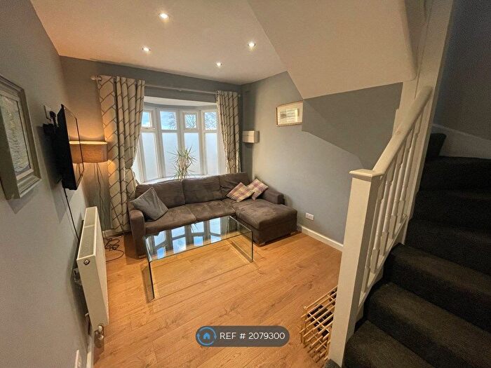 1 Bedroom Semi-Detached House To Rent In Shiregreen Lane, Sheffield, S5
