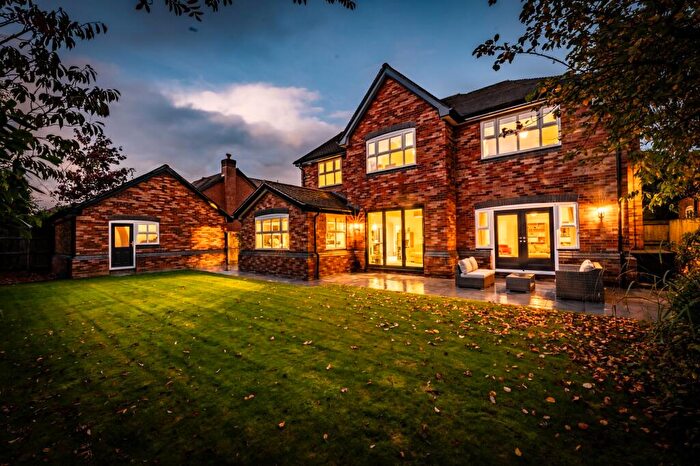 5 Bedroom Detached House For Sale In Oakfield Close, Bramhall, SK7