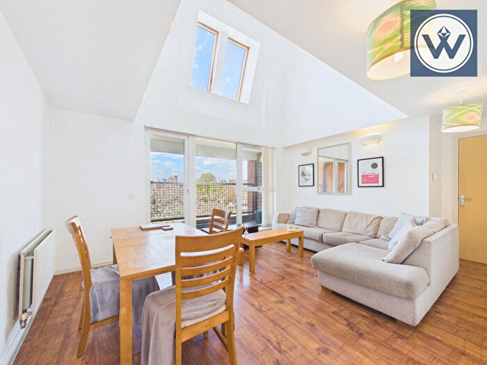 2 Bedroom Duplex For Sale In Stockport Road, Manchester, M13