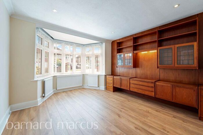 4 Bedroom House To Rent In Oxford Crescent, New Malden, KT3