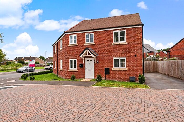3 Bedroom Semi-Detached House For Sale In Ponies Close, Cheddington, Leighton Buzzard, LU7