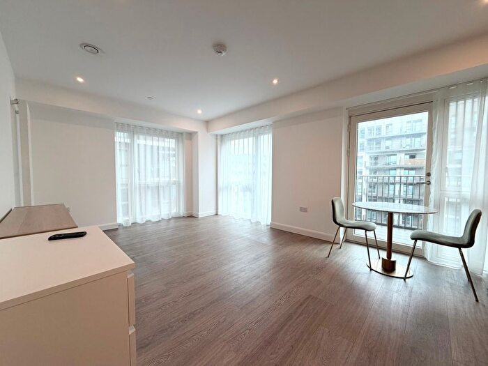 1 Bedroom Flat To Rent In Western Gateway, London, E16