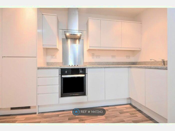 1 Bedroom Flat To Rent In The Elms, Luton, LU1
