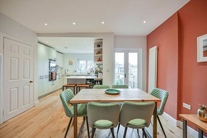 2 Bedroom Flat For Sale In Woodland Gardens, Muswell Hill, London, N10