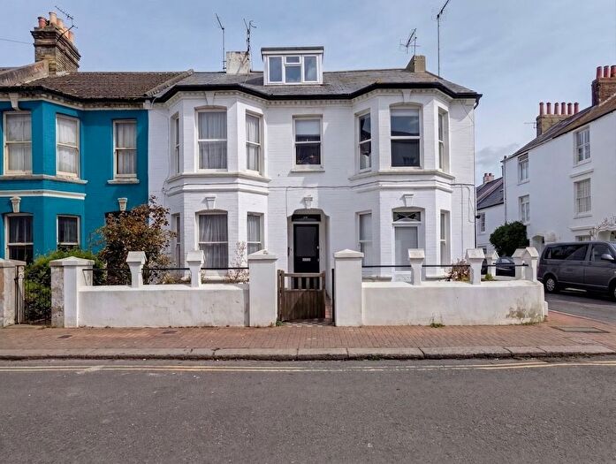 1 Bedroom Studio For Sale In Warwick Road, Worthing, BN11