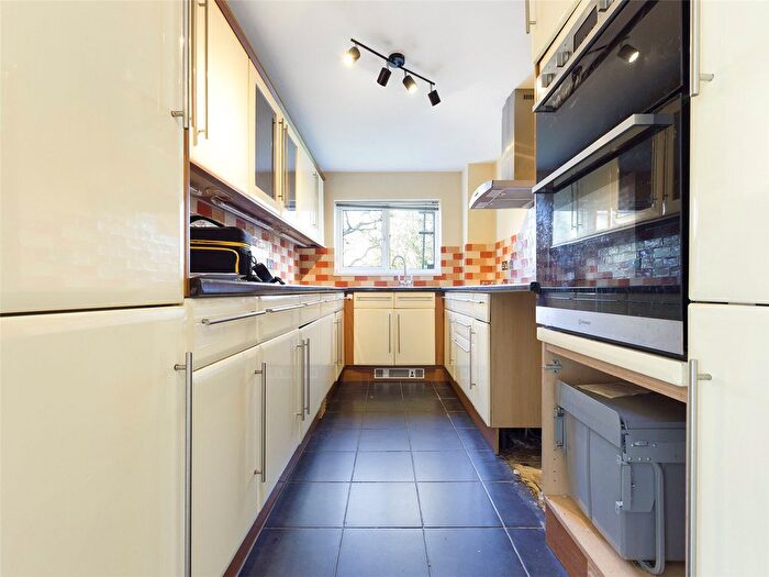 2 Bedroom Flat To Rent In Heather Court, Montpelier Terrace, Brighton, BN1