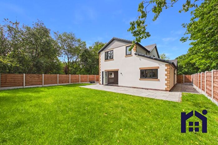 5 Bedroom Detached House For Sale In Longmeanygate, Midge Hall, PR26