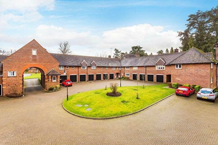 2 Bedroom Apartment To Rent In Highacre, Dorking, RH4