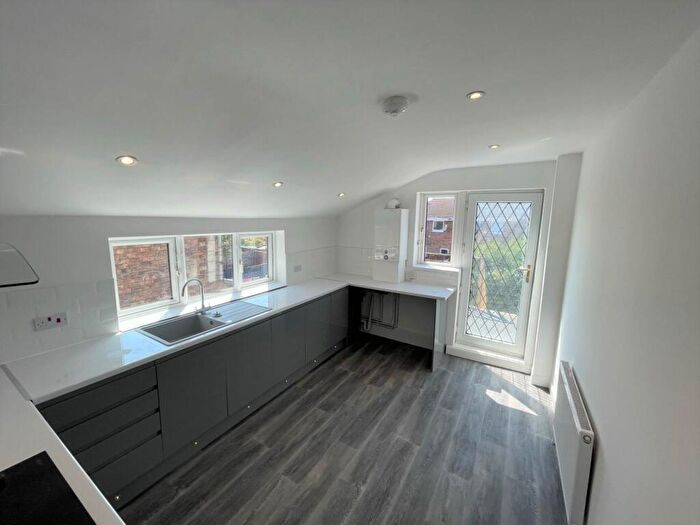 1 Bedroom Flat To Rent In Park Street, Grimsby, DN32