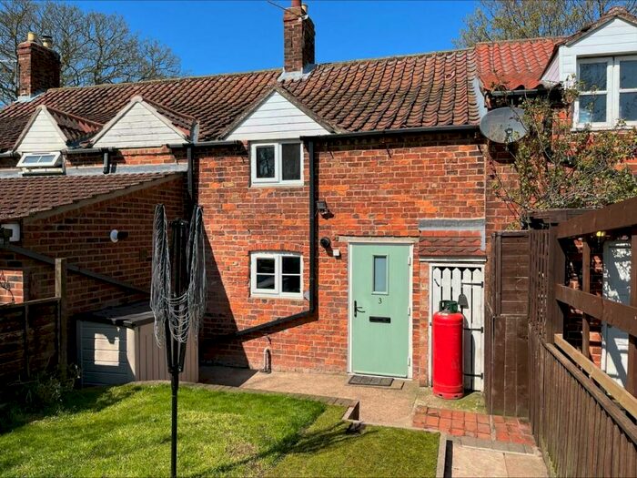 2 Bedroom Cottage For Sale In Grange Lane, Covenham St. Bartholomew, Louth, LN11