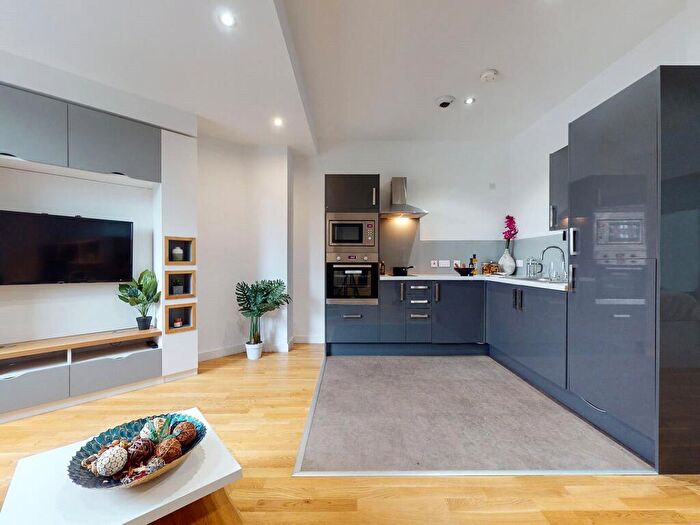 Apartment To Rent In Apt, Q Two Residence #, LS1