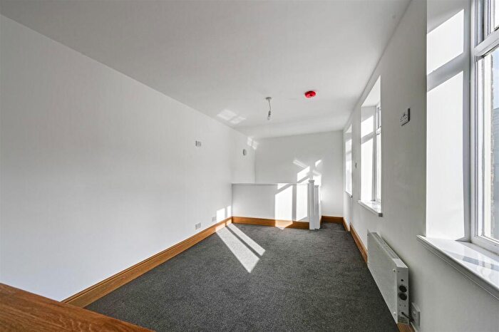 1 Bedroom Flat To Rent In , Victoria Street, CW12