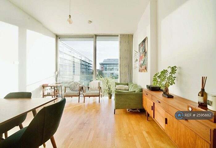 2 Bedroom Flat To Rent In Highbury Stadium Square, London, N5