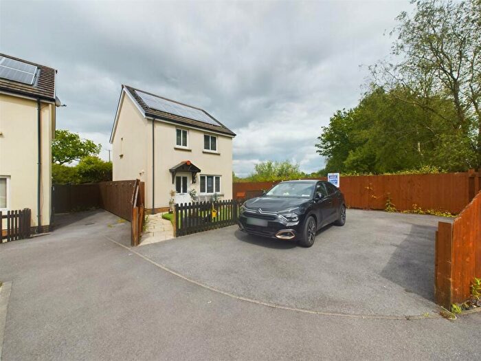 3 Bedroom Detached House For Sale In Clos Gwili, Cwmgwili, Llanelli, SA14