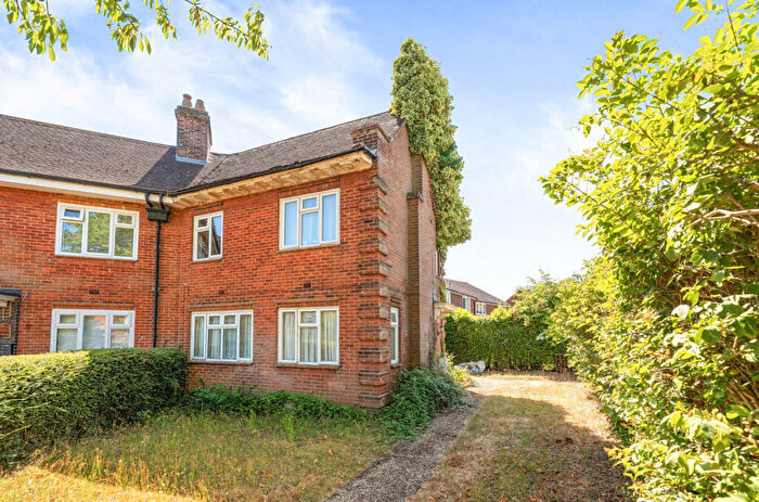 3 Bedroom Terraced House For Sale In South Drive, Milton Keynes, MK42