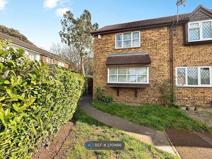 3 Bedroom End Terrace House To Rent In Knights Manor Way, Dartford, DA1