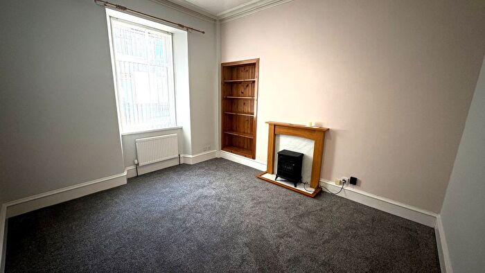 2 Bedroom Flat To Rent In Baker Street, Rosemount, Aberdeen, AB25