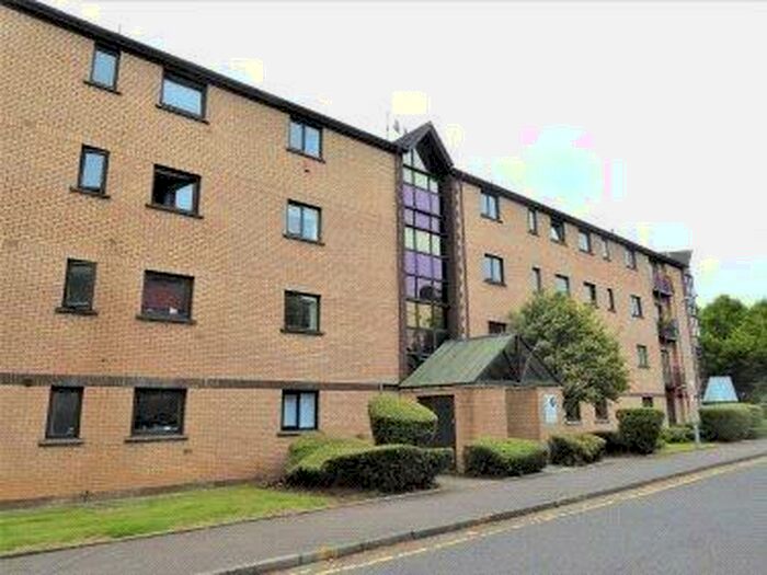 2 Bedroom Flat To Rent In Riverview Drive, Glasgow, G5