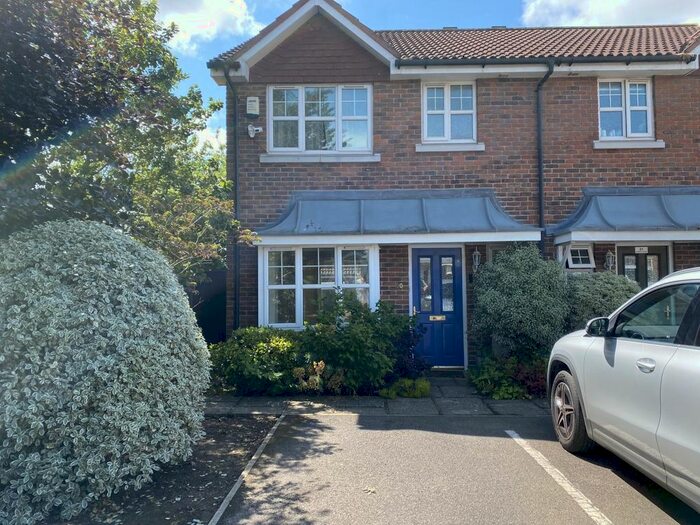 3 Bedroom Terraced House To Rent In Newbury Close, Dartford, DA2