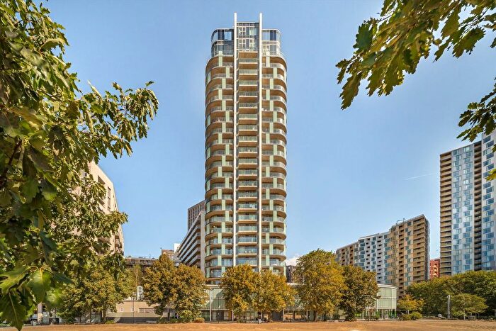 2 Bedroom Flat To Rent In Cornmill Lane, Lewisham, SE13