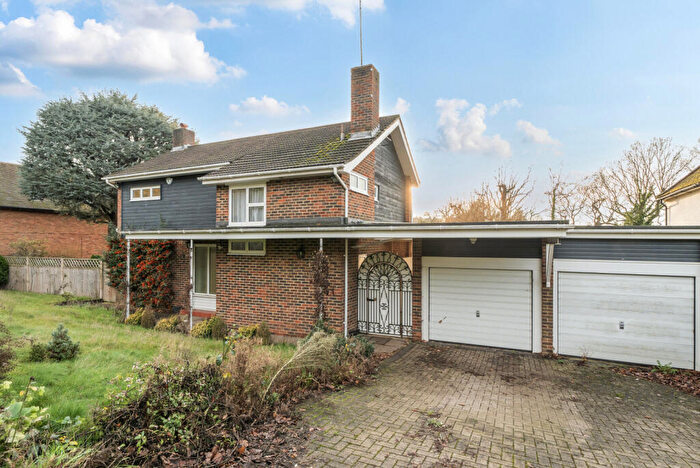3 Bedroom Detached House For Sale In Hawkshill Way, Esher, KT10