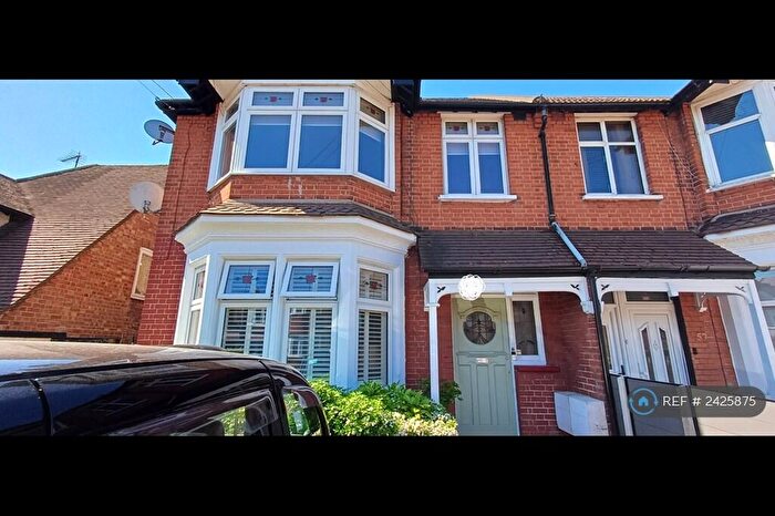 2 Bedroom Flat To Rent In Southfield Park, Harrow, HA2