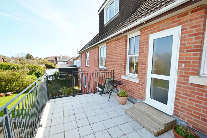 2 Bedroom Flat To Rent In Swanage, BH19