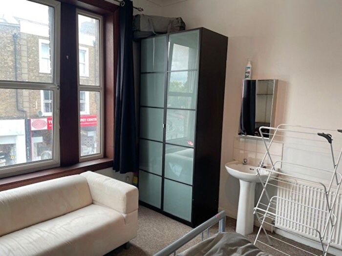 1 Bedroom Flat To Rent In Broad Street, Teddington, TW11