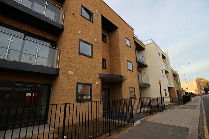 1 Bedroom Flat To Rent In Vishnu Court, Cranbrook Road, IG2
