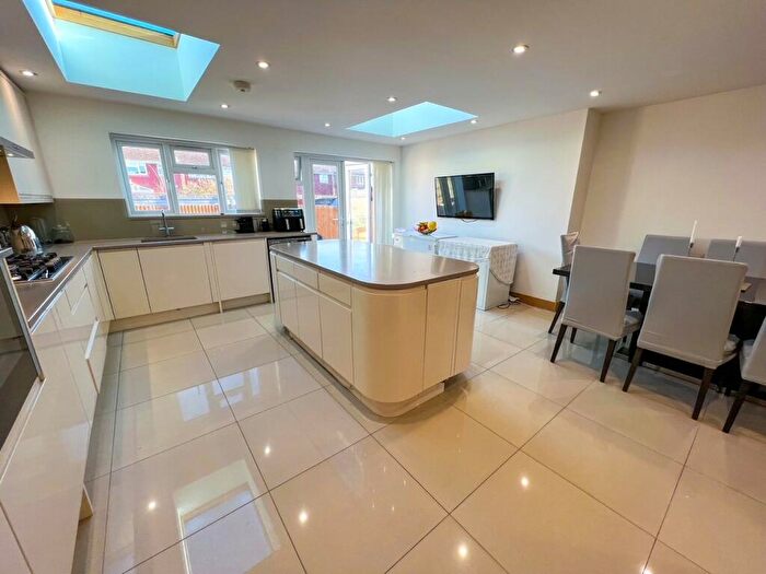 4 Bedroom End Of Terrace House For Sale In Fleetside, West Molesey, KT8